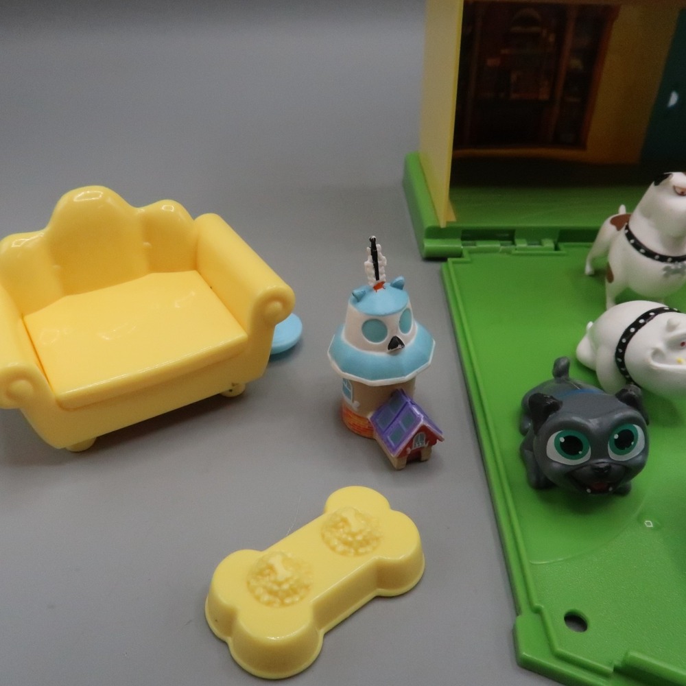 Disney Junior Puppy Dog Pals Stow N' Go Playset with Figures Yellow House 8" Lot - Picture 7 of 9
